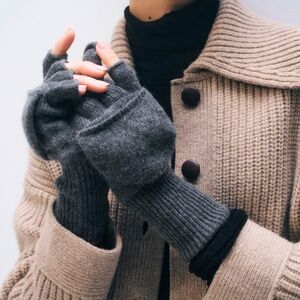 White + Warren Cashmere Pop Top Glove